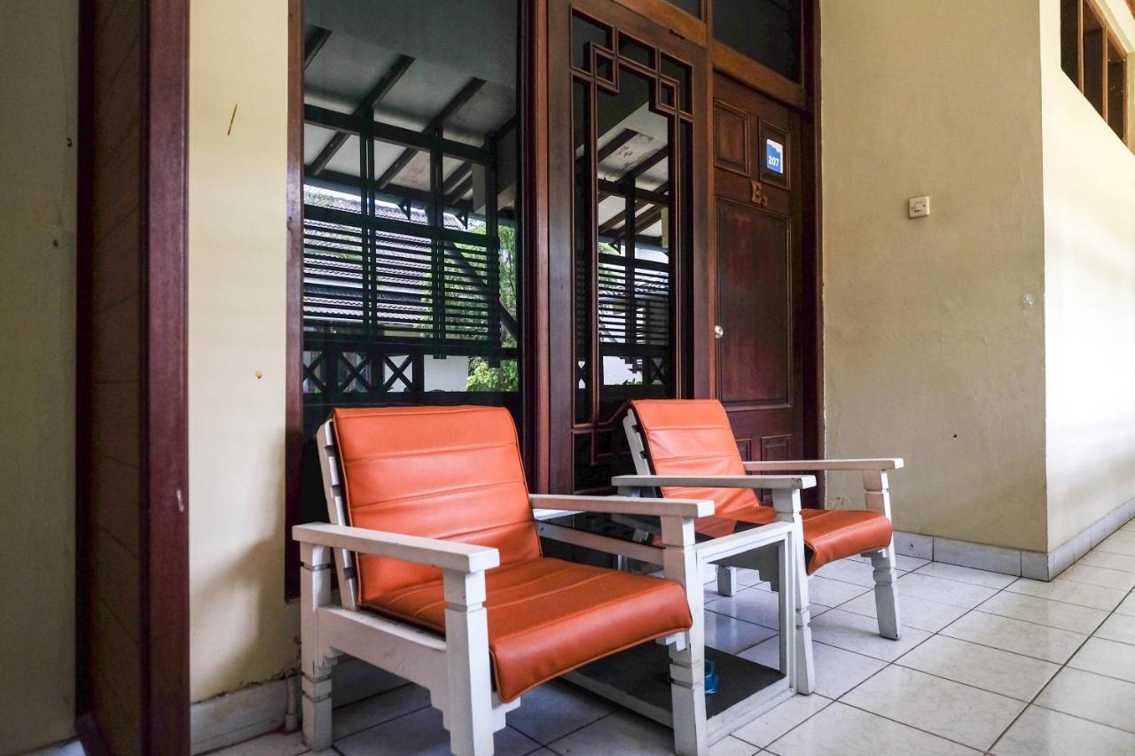 Urbanview Hotel Syariah Wisnugraha By Reddoorz Yogyakarta Exterior photo
