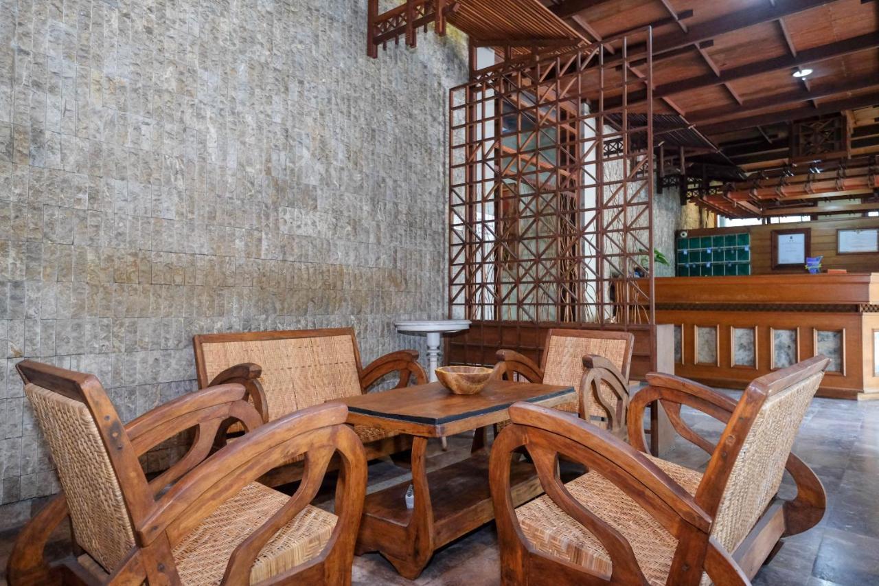Urbanview Hotel Syariah Wisnugraha By Reddoorz Yogyakarta Exterior photo
