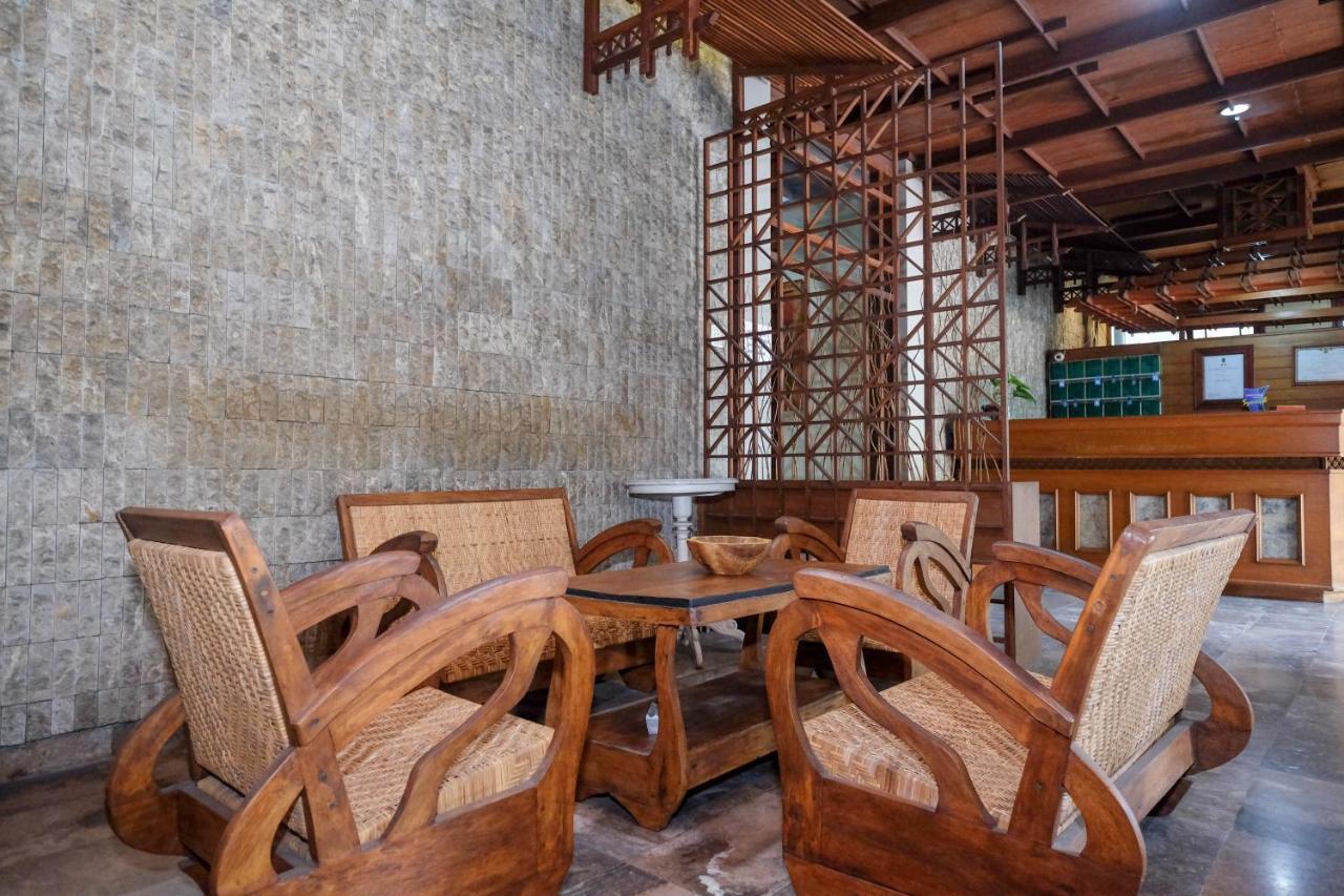 Urbanview Hotel Syariah Wisnugraha By Reddoorz Yogyakarta Exterior photo
